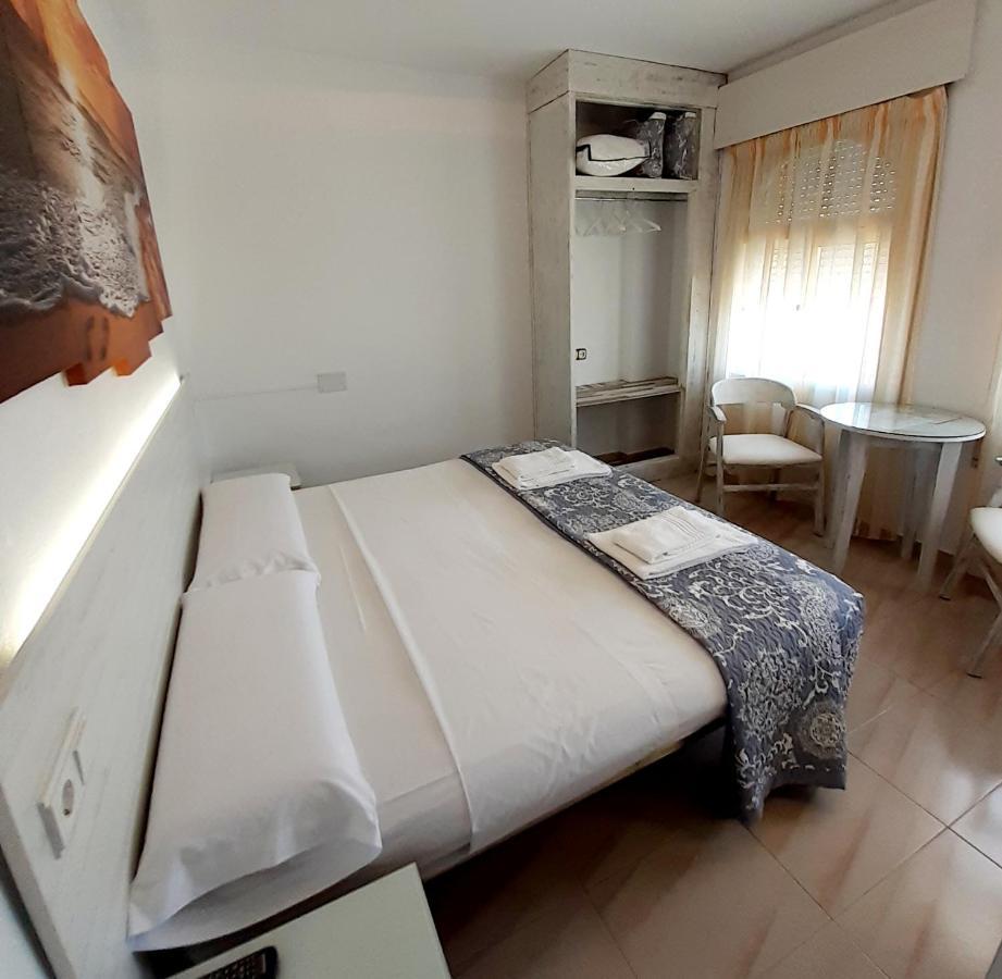 Hostal Kokkola Fuengirola Exterior foto